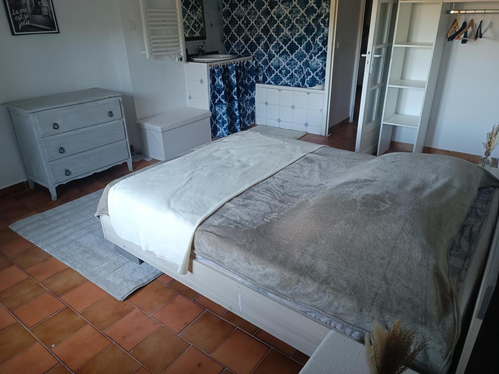 Au Puits De Figa Apartment Figanieres Luaran gambar
